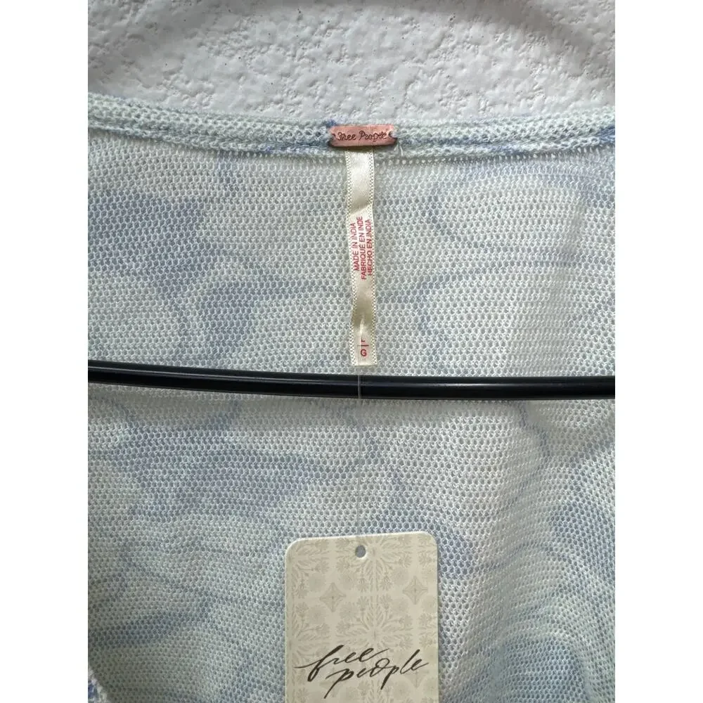 Free People Top Women's Size L Blue White Through The Meadow Floral Shirt New - Picture 3 of 5